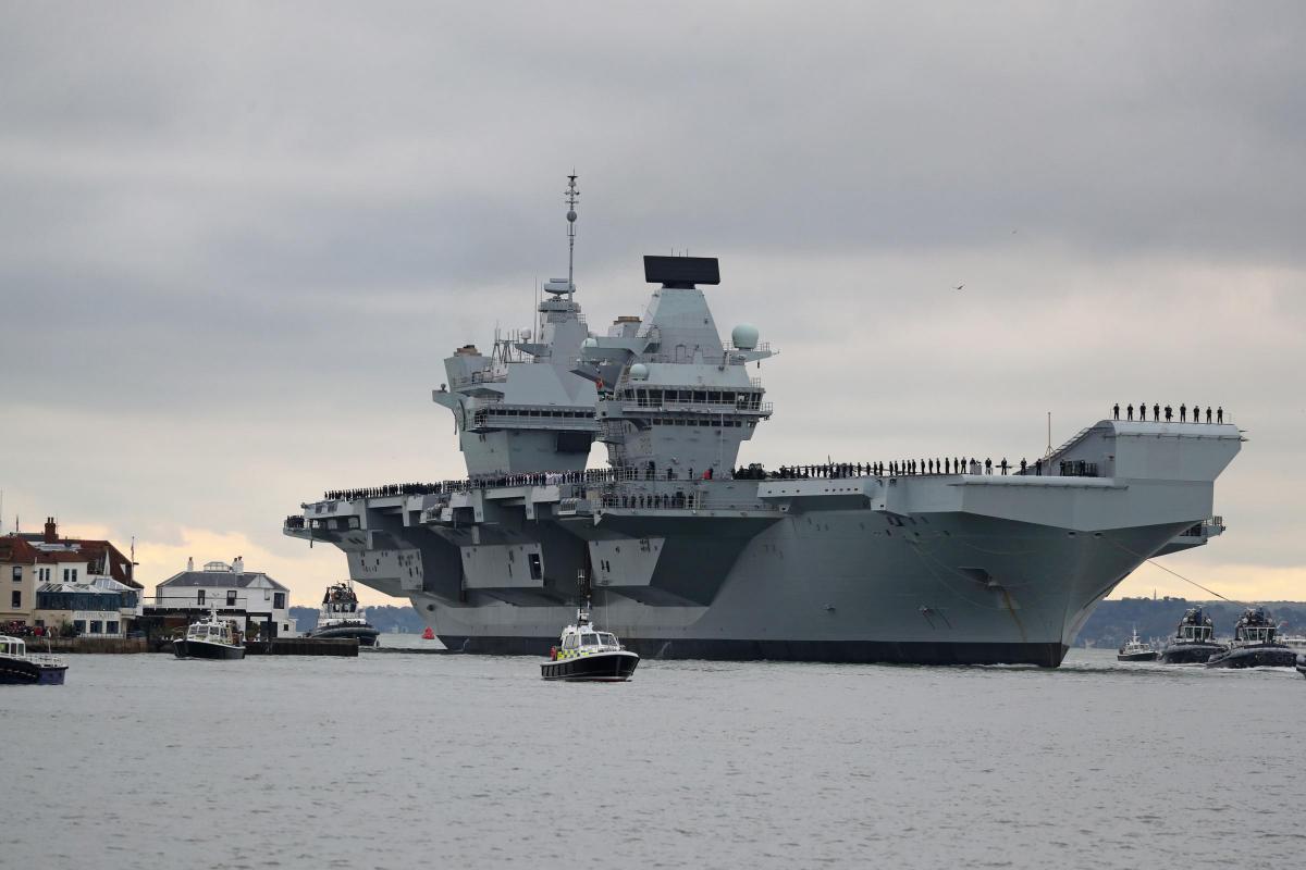 Thousands Welcome Navy S Newest Aircraft Carrier Hms Prince Of