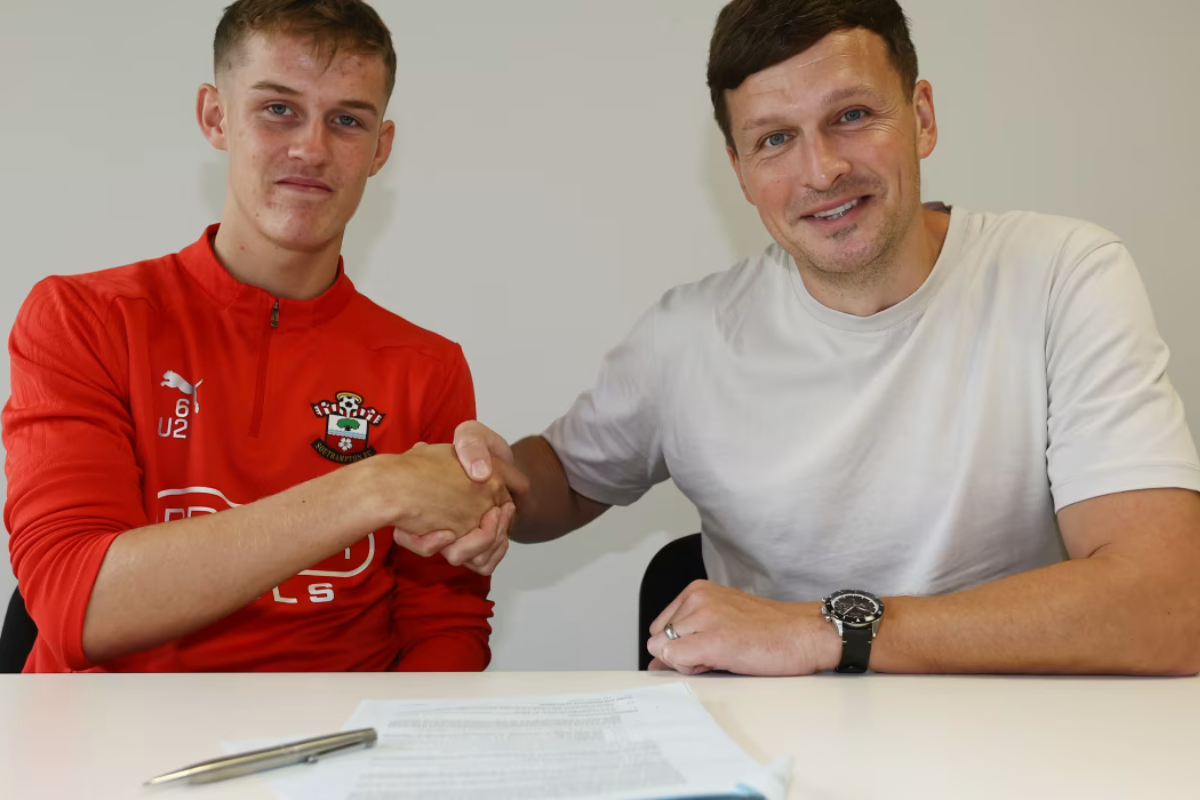 Southampton starlet signs new deal upon loan move to Crawley Town
