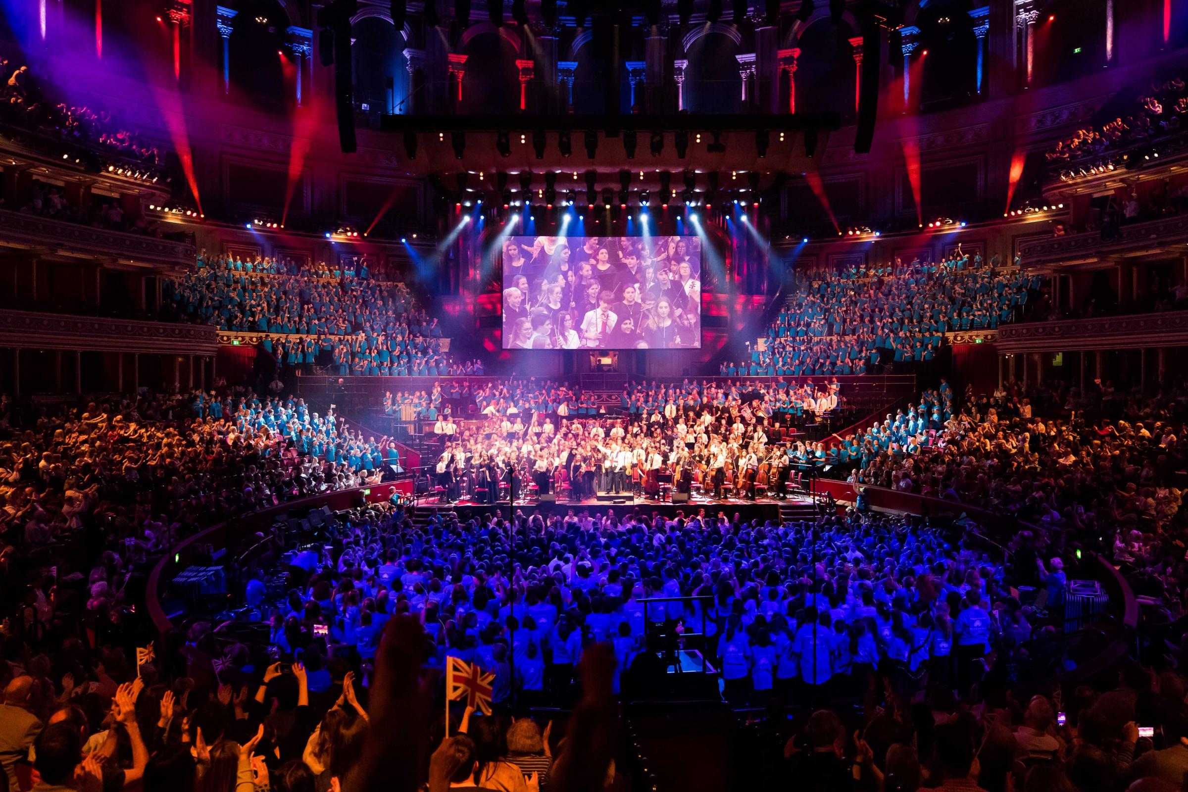 Hundreds of Hampshire schoolchildren perform at Royal Albert Hall | Daily  Echo